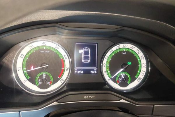 Skoda Superb 2018, 119100 км, за 6007 USD - фото 11