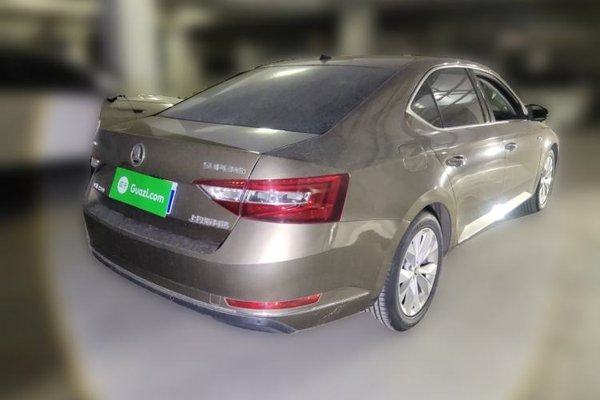Skoda Superb 2018, 119100 км, за 6007 USD - фото 6