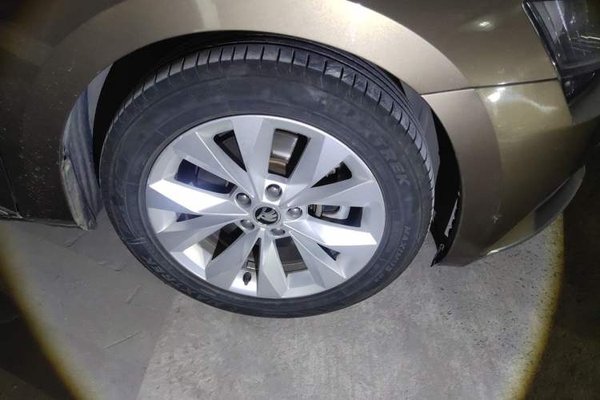 Skoda Superb 2018, 119100 км, за 6007 USD - фото 8