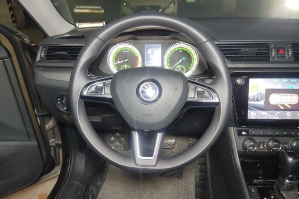Skoda Superb 2018, 119100 км, за 6007 USD - фото 10
