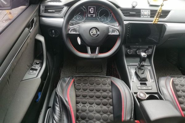 Skoda Superb 2019, 47600 км, за 8320 USD - фото 10