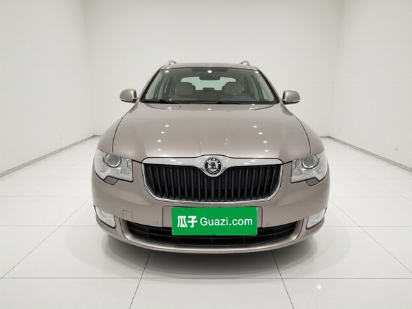 Skoda Superb Combi 2014, 101500 км, за 7998 USD