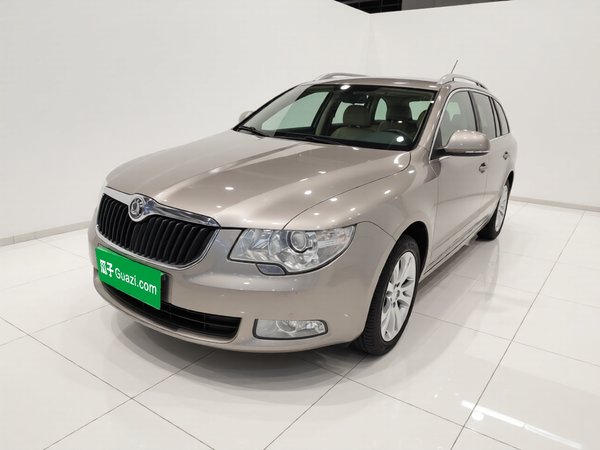 Skoda Superb Combi · 2014 год