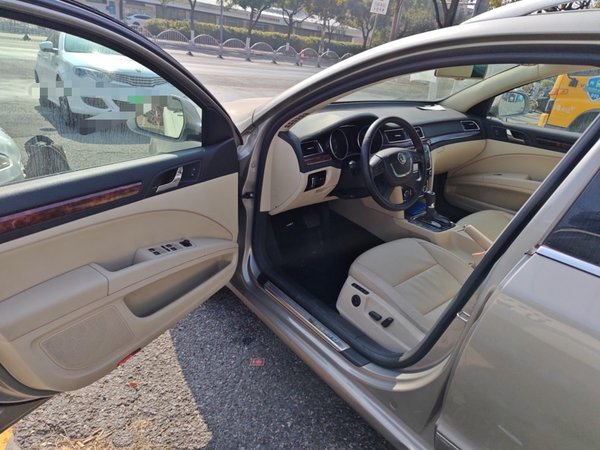 Skoda Superb Combi 2014, 101500 км, за 7998 USD - фото 19