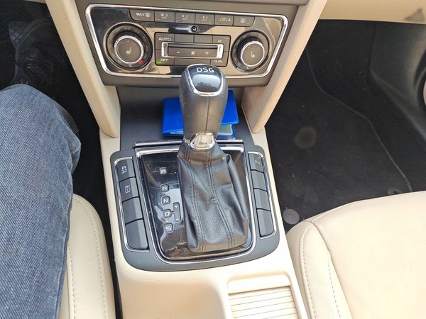 Skoda Superb Combi 2014, 101500 км, за 7998 USD - фото 13