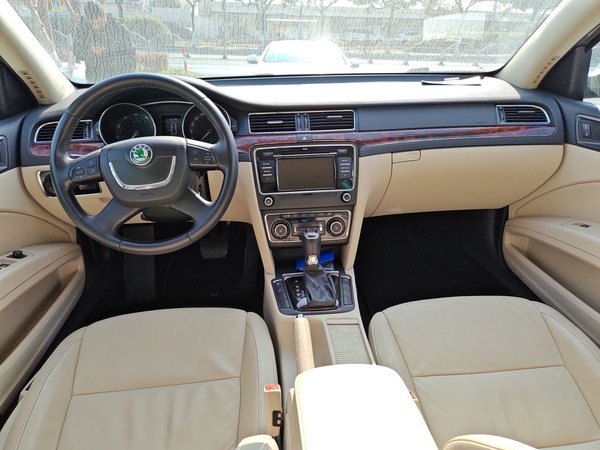 Skoda Superb Combi 2014, 101500 км, за 7998 USD - фото 18