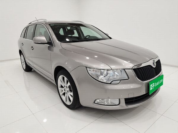 Skoda Superb Combi 2014, 101500 км, за 7998 USD