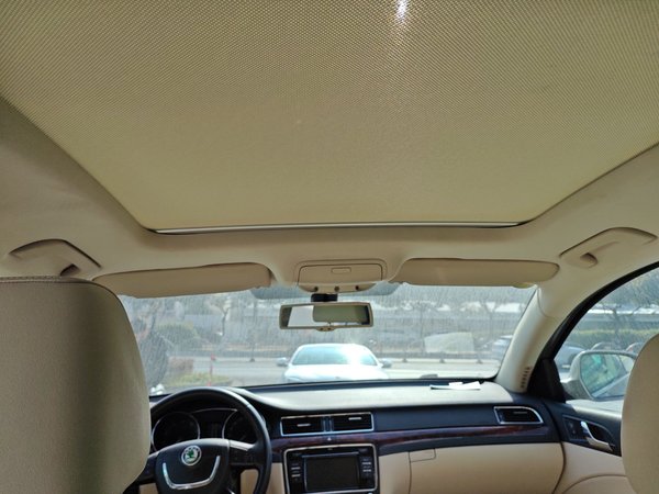 Skoda Superb Combi 2014, 101500 км, за 7998 USD - фото 15