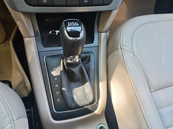Skoda Yeti 2014, 146400 км, за 5944 USD - фото 11