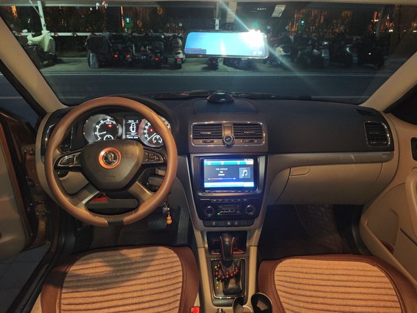 Skoda Yeti 2014, 144700 км, за 5594 USD - фото 16