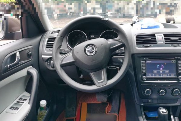 Skoda Yeti 2017, 63800 км, за 6479 USD - фото 10