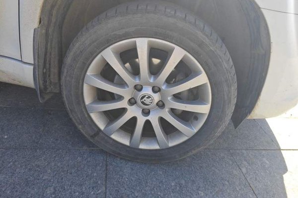 Skoda Yeti 2017, 106300 км, за 7854 USD - фото 8