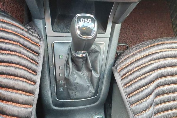 Skoda Yeti 2017, 106300 км, за 7854 USD - фото 14
