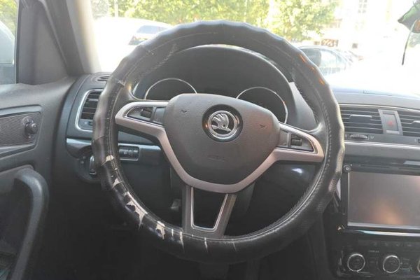 Skoda Yeti 2017, 106300 км, за 7854 USD - фото 10