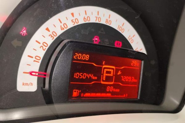 smart fortwo 2018, 105000 км, за 6122 USD - фото 12