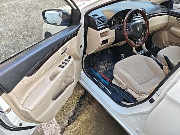 Suzuki Alivio 2015, 125800 км, за 4118 USD - фото 19