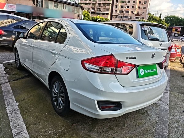 Suzuki Alivio 2015, 125800 км, за 4118 USD