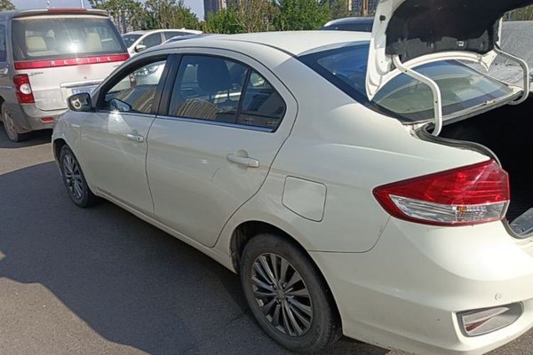 Suzuki Alivio 2015, 181300 км, за 4417 USD