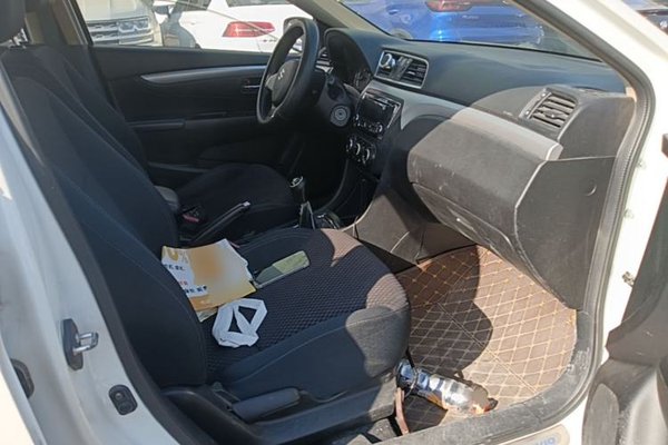 Suzuki Alivio 2015, 181300 км, за 4417 USD - фото 19
