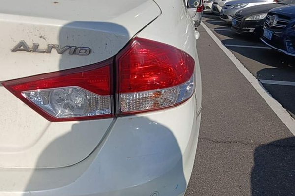 Suzuki Alivio 2015, 181300 км, за 4417 USD - фото 9