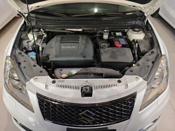 Suzuki Kizashi 2011, 145600 км, за 6324 USD - фото 9