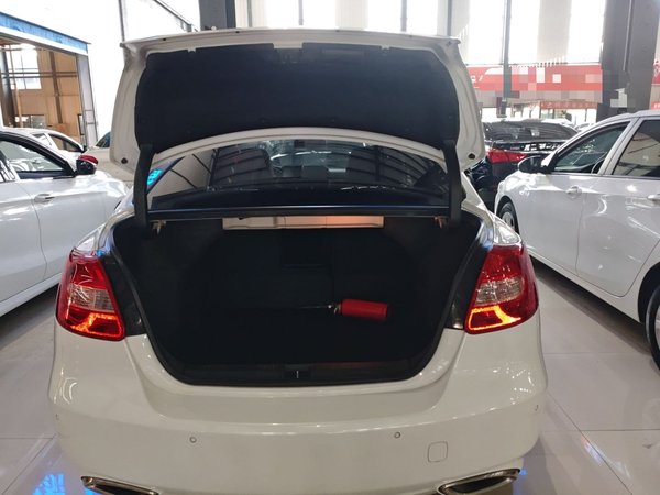 Suzuki Kizashi 2011, 145600 км, за 6324 USD - фото 8