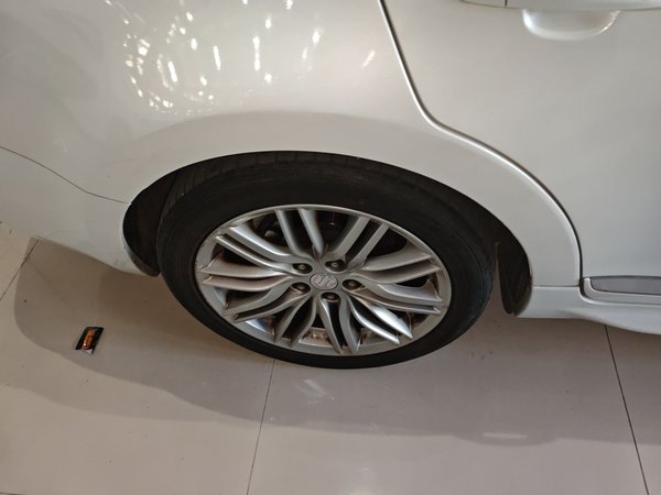 Suzuki Kizashi 2011, 145600 км, за 6324 USD - фото 25