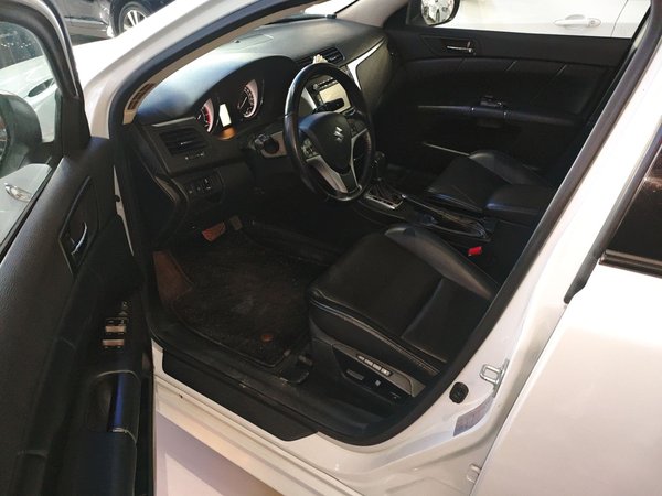 Suzuki Kizashi 2011, 145600 км, за 6324 USD - фото 12