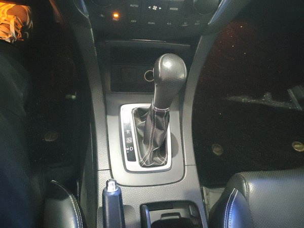 Suzuki Kizashi 2011, 145600 км, за 6324 USD - фото 5