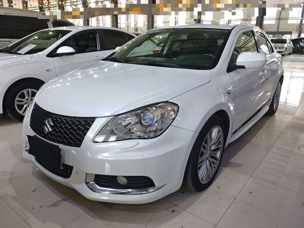 Suzuki Kizashi 2011 2.4L Two-Wheel Drive Luxury Navigation Edition