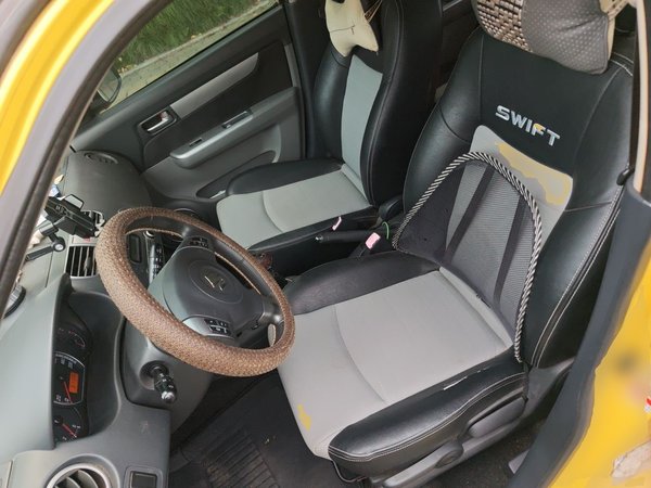 Suzuki Swift 2011, 61100 км, за 2460 USD - фото 16