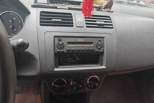 Suzuki Swift 2013, 60900 км, за 2782 USD - фото 14