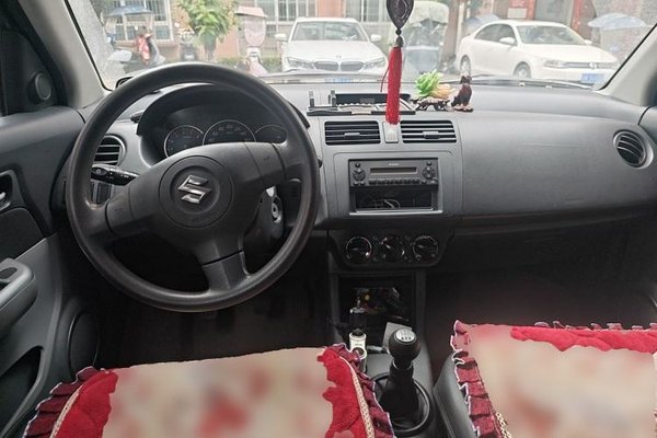 Suzuki Swift 2013, 60900 км, за 2782 USD - фото 10