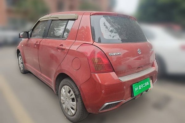 Suzuki Swift 2013, 60900 км, за 2782 USD