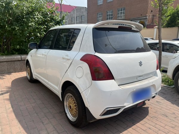 Suzuki Swift 2013, 122100 км, за 3855 USD