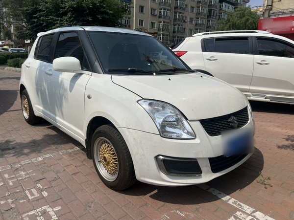 Suzuki Swift 2013 1.3L Manual Value Edition, 2013 года