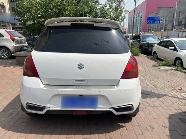 Suzuki Swift 2013, 122100 км, за 3855 USD