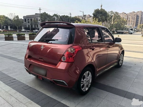 Suzuki Swift 2014, 106600 км, за 5093 USD