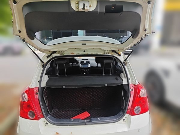 Suzuki Swift 2014, 63900 км, за 6022 USD - фото 16