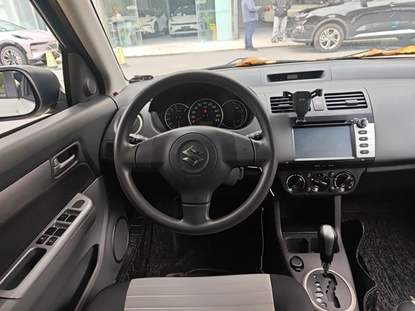 Suzuki Swift 2014, 63900 км, за 6022 USD - фото 9