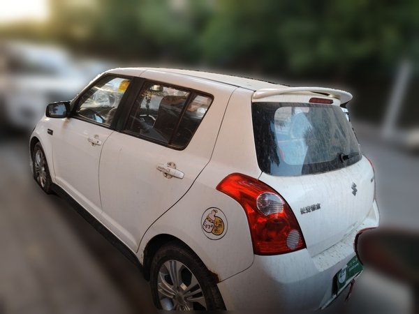 Suzuki Swift 2015, 74900 км, за 4293 USD