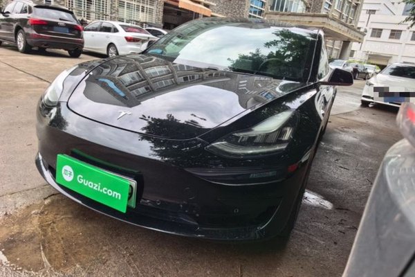 Tesla Model 3 · 2019 год