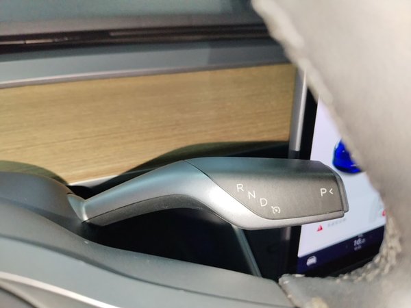 Tesla Model 3 2019, 63200 км, за 17632 USD