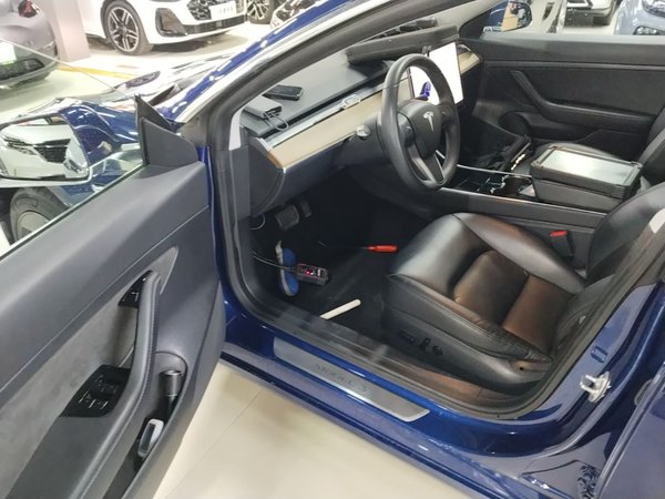Tesla Model 3 2019, 63200 км, за 17632 USD