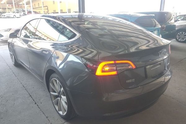 Tesla Model 3 2019, 95500 км, за 17289 USD