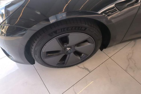 Tesla Model 3 2021, 43600 км, за 20955 USD