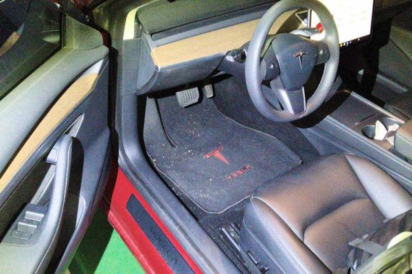 Tesla Model 3 2021, 48700 км, за 19740 USD - фото 19