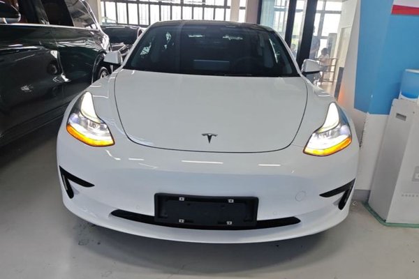 Tesla Model 3 2021, 39700 км, за 20821 USD