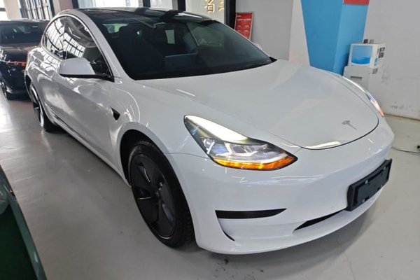 Tesla Model 3 2021, 39700 км, за 20821 USD