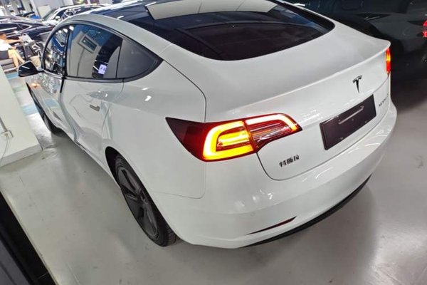 Tesla Model 3 2021, 39700 км, за 20821 USD